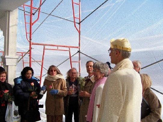 07 are we ready.jpg - Raja Graham asks those assembled if they are ready to enter the building just before the Muhurta, or auspicious starting time according to Maharishi Vedic Astrology.